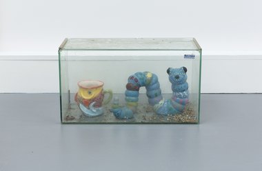 Dan Arps, Worm Tank, 2014. Glass tank, found ceramics and mixed media, 26 x 45 x 20 cm