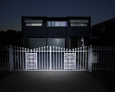 Greta Anderson, Day for Night fence, Takapuna, 2014/2015. Image courtesy of McNamara Gallery