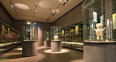 Auckland museum's Ancient Worlds gallery. Photograph from the museum's website. 